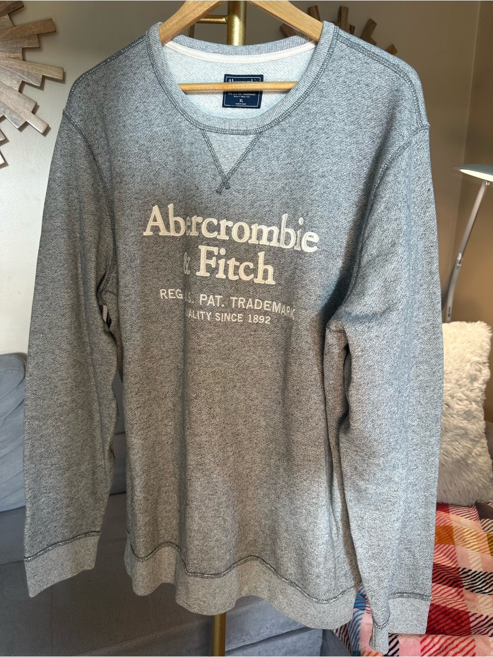 Abercrombie & Fitch Heather Gray Crewneck with Cream Logo Vintage Style XL